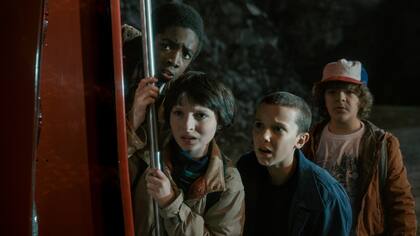 Los jóvenes protagonistas de la serie de Netflix