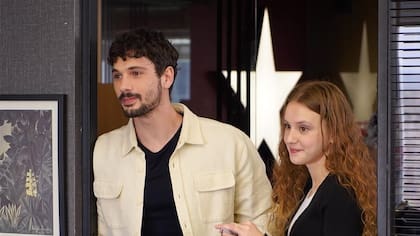 Los jóvenes protagonistas de la versión turca de Ten Percent