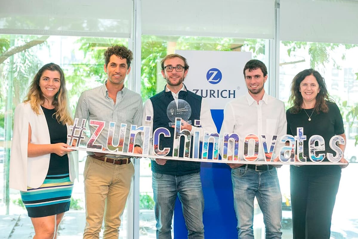 Los jóvenes que ganaron la competencia local de Zurich Innovation Championship desarrollaron un equipo que distingue las malezas del cultivo y permite así reducir las aplicaciones de agroquímicos.