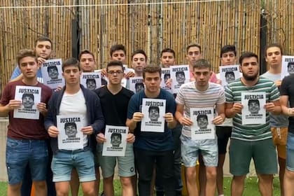Los jóvenes subieron un video a las redes para pedir que sigan en la cárcel los ocho detenidos por el asesinato de Fernando Fuente: captura