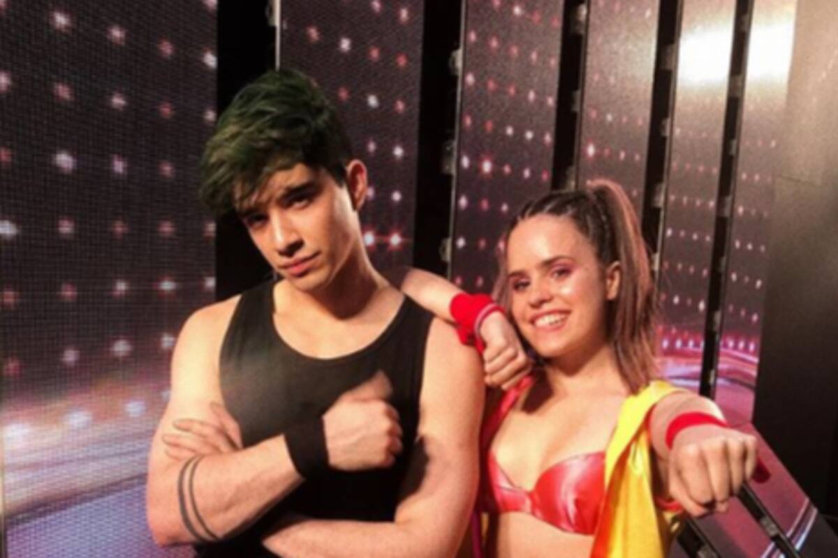 Los jóvenes youtubers recurrieron al Chapu Martínez, el instagramer que saltó a la fama con su canción "Traeme la copa, Messi".