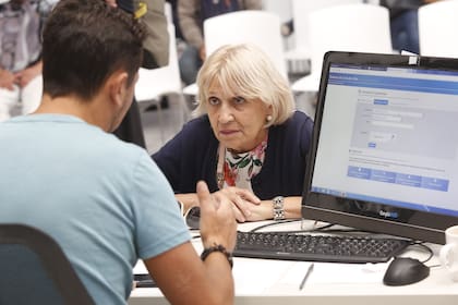 Los jubilados firmaron en la Defensoría del Pueblo un reclamo por los cambios previsionales