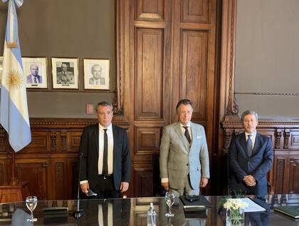 Los jueces de la Cámara Nacional Electoral: Santiago Corcuera, Alberto Dalla Vía y Daniel Bejas