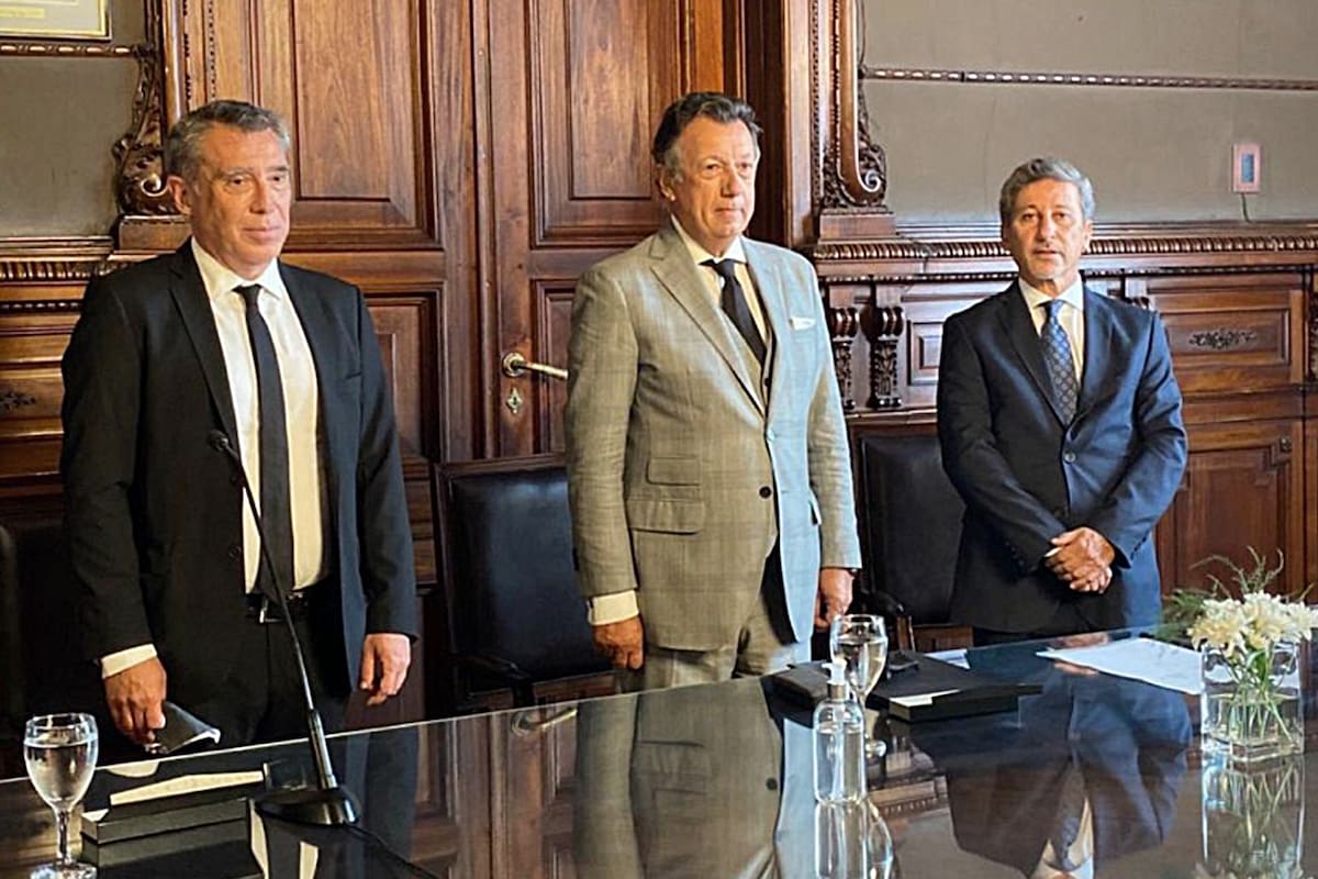 Los jueces de la Cámara Nacional Electoral: Santiago Corcuera, Alberto Dalla Via y Daniel Bejas