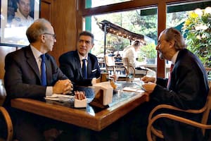 Los jueces de la Corte Suprema Carlos Rosenkrantz, Horacio Rosatti y Juan Carlos Maqueda, en La Biela