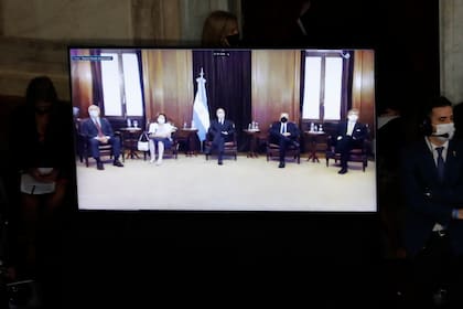 Los jueces de la Corte Suprema, reunidos para escuchar el discurso del Presidente ante la Asamblea Legislativa