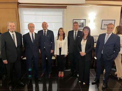 Los jueces de la Corte y los consejeros jueces de la Magistratura