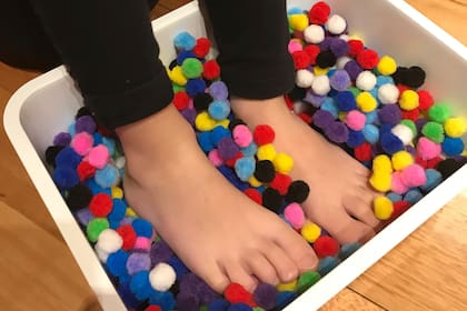 Los juegos sensoriales son un éxito en la cuenta de @jugandoencasa
