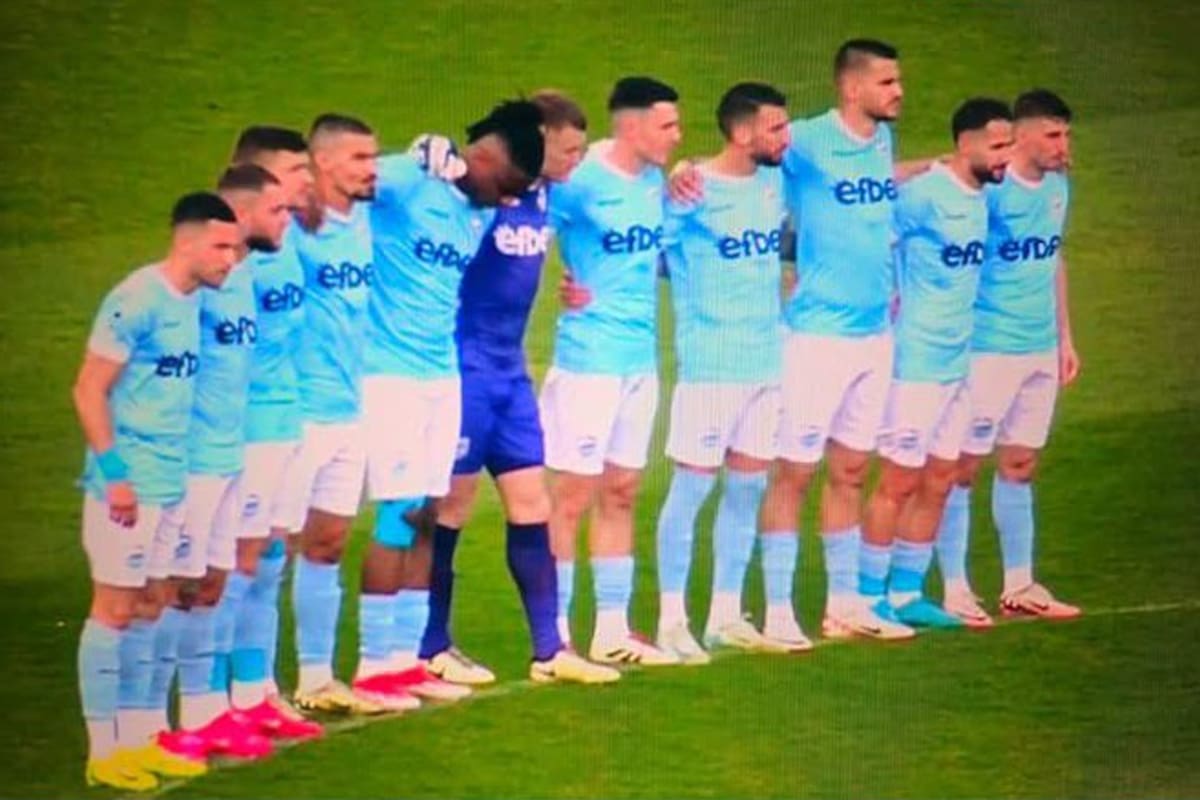 Los jugadores de Arda, lamentando una muerte que nunca sucedió