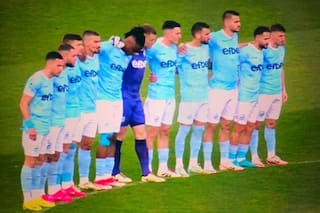Hicieron un minuto de silencio por la muerte de un exfutbolista... ¡y está vivo!