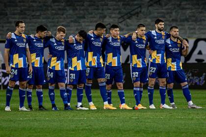 Los jugadores de Boca formados antes de la definición por penales ante Atlético Mineiro, en Brasil; fue el 20 de julio de 2021, antes de los incidentes por la que recibieron una dura sanción varios integrantes del plantel