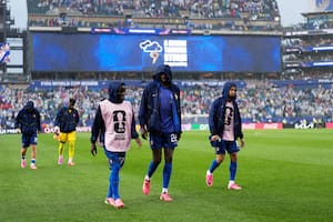 Francia derrota a Irak con un golazo de Mbappé: partido demorado por lluvia y actividad eléctrica