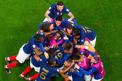 Los jugadores de Francia festejan el pase a la final del Mundial Qatar 2022; el domingo se verán las caras ante la Argentina
