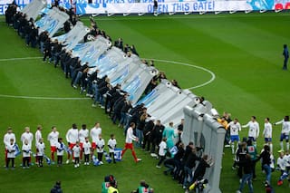 Espectacular homenaje de Hertha por los 30 años de la caída del muro de Berlín