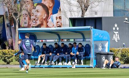 Los jugadores de la selección argentina se entrenan en el predio Lionel Messi, en Ezeiza.