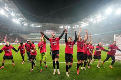Los jugadores de Leverkusen regalan un triunfo en la Bundesliga a su hinchada en el BayArena