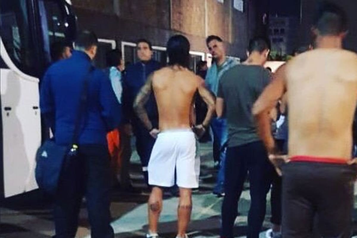 Los jugadores de Platense, cara a cara con los barras