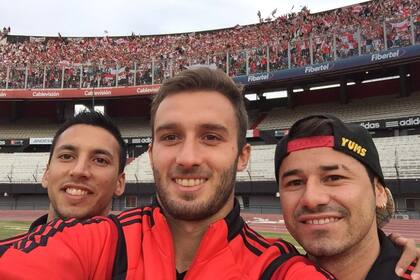 Los jugadores de River fueron despedidos por su público en el Monumental