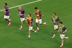 Bielsa sale a la cancha con Uruguay, frente a un verdugo de la Argentina en 2022