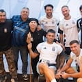 Dibu Martínez y Chiqui Tapia compartieron la intimidad de un nuevo asado de la selección en el Mundial