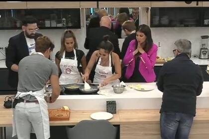 Los jugadores recibieron un desafío en la cocina (Captura video)