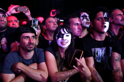 Los "kisseros", pintados de su "pérsonaje" favorito