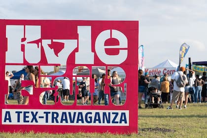 Los Kyle se reunieron en la feria Tex-Travaganza de Texas para tratar de batir el récord