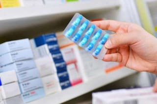 Acuerdan mantener los precios de los medicamentos hasta el 15 de febrero