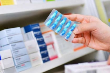 Los laboratorios acordaron con el gobierno mantener el precio de los medicamentos hasta el 15 de febrero