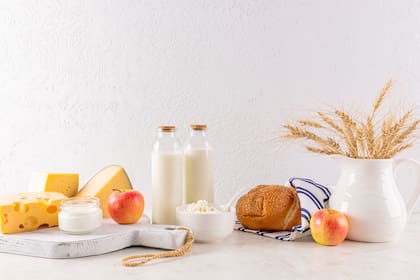Los lácteos aportan nutrientes clave para la infancia, como calcio, proteínas de alto valor biológico y vitaminas necesarias para el crecimiento y el desarrollo.