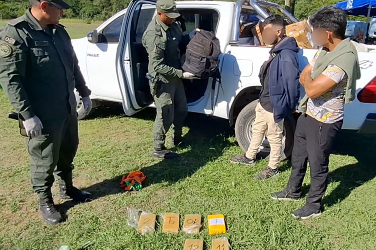 Los ladrillos de cocaína habían sido escondidos en mochilas