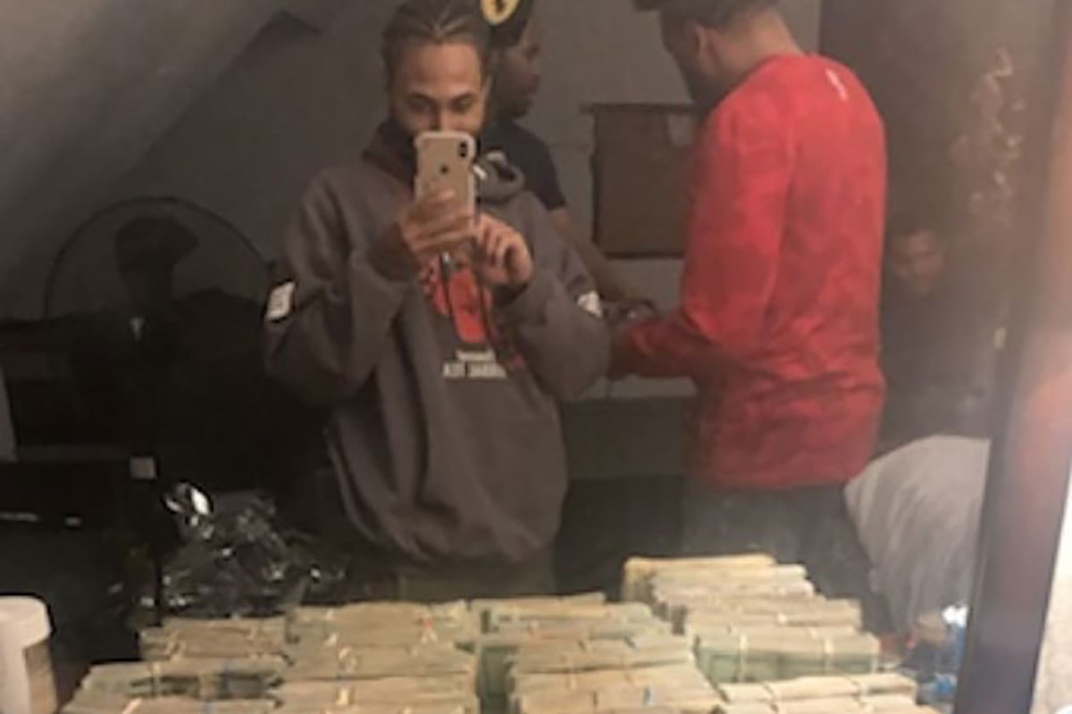 Los ladrones utilizaron la tecnología para localizar y robar a un traficante, pero una foto del botín almacenada en el servicio iCloud de Apple terminó por condenar un plan que parecía ser perfecto