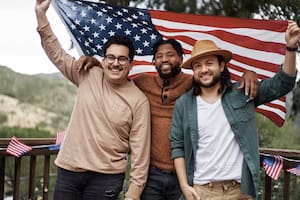 Los latinos repesentan el 50% de los migrantes que viven en EE.UU., según Pew Research Center