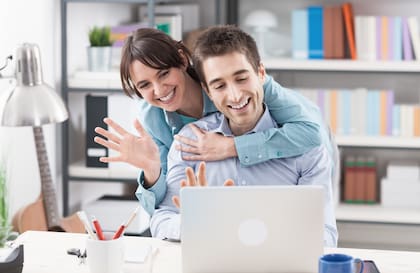 Los lazos con amigos, familiares y la comunidad están fuertemente asociados con la felicidad