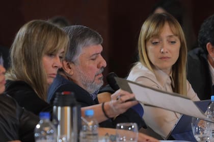 Los legisladores de Unión por la Patria, Juliana Di Tullio, José Mayans y Anabel Fernández Sagasti