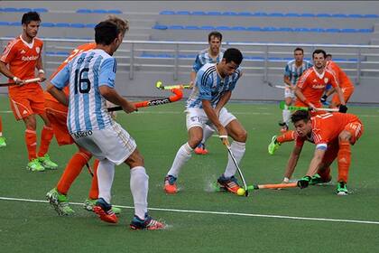 Los Leones volvieron a caer ante Holanda