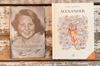 Los libros sobre la princesa Beatriz y el rey Guillermo que fueron
publicados cuando cumplieron 18 años.