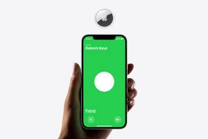 Los llaveros conectados AirTag incluyen el chip U1 de Apple, equipados con la tecnología de banda ultraancha (UWB) que permiten realizar una búsqueda de precisión con el iPhone 11 y iPhone 12
