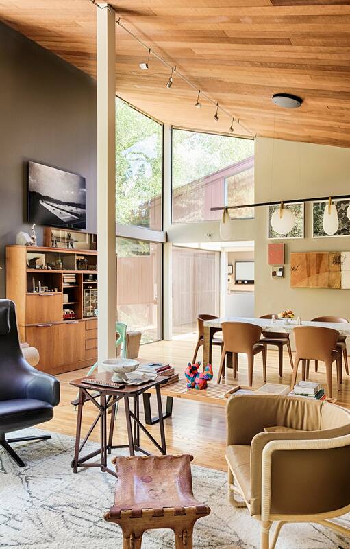 Los llevamos a conocer la casa de Primo Orpilla y Verda Alexander, creadores de Studio O+A. Un espacio en todo de acuerdo con su convicción de que hábitat = fuente de estímulo e inspiración.