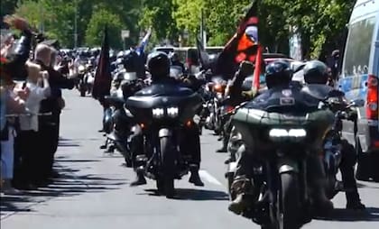Los Lobos de la Noche en las calles de Rusia (Foto: Captura de video)