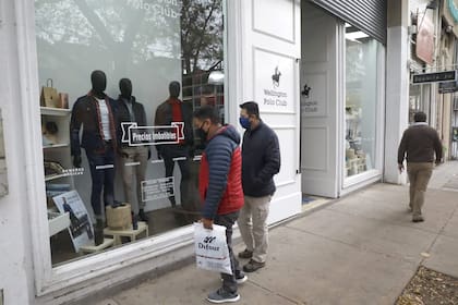 Los locales barriales tenían permitido abrir sus negocios siempre y cuando cumplieran con los protocolos sanitarios