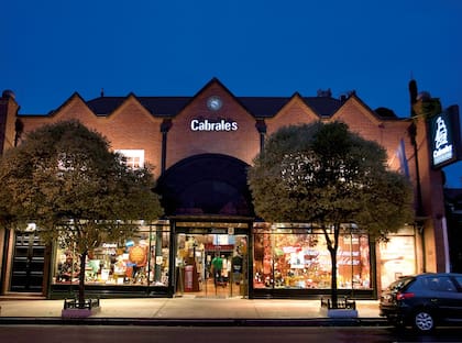 Los locales de Cabrales proveen no solo del mejor café, sino de grandes productos de delicatessen.
