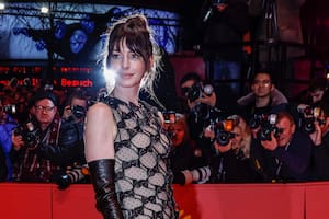 Los looks de la semana: de las transparencias de Anne Hathaway al gorro fetiche de Brad Pitt