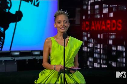 Los looks más curiosos de los MTV Video Music Awards 2020. Nicole Richie.