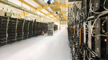 Los lugares donde se ha ce la minería del bitcoin consumen gigantescas cantidades de electricidad.