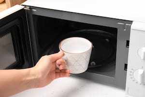 Los lugares más peligrosos para ubicar al microondas en la cocina