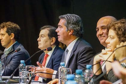 Los mandatarios de las provincias del NOA y el NEA se reunieron hoy en Resistencia, Chaco