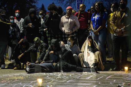 Los manifestantes salieron a las calles después de que Daunte Wright, de 20 años, fuera asesinado a tiros por miembros de la Policía