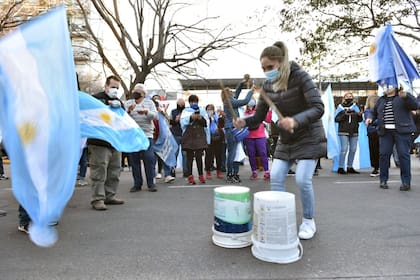 Los manifestantes se congregaron frente a la Quinta de Olivos durante el banderazo del 19S