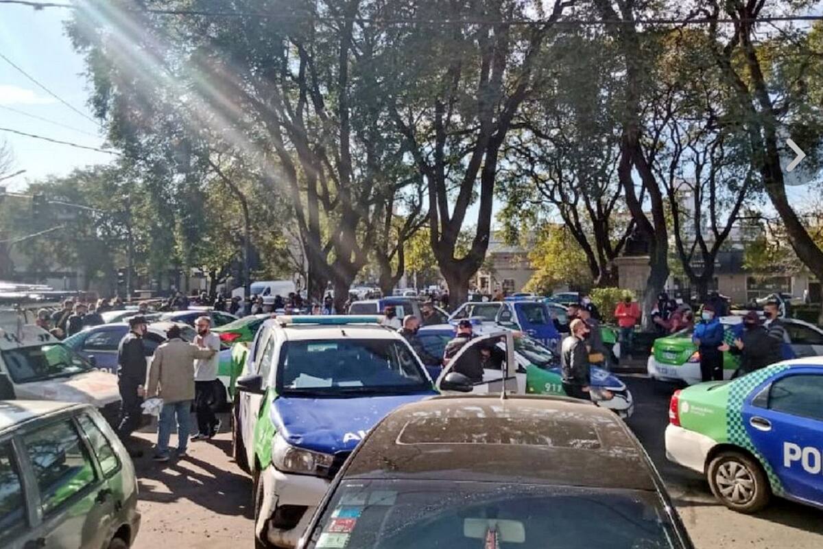 Los manifestantes utilizaron móviles oficiales para sumarse a las protestas